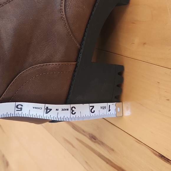 Boots - Picture 5 of 5